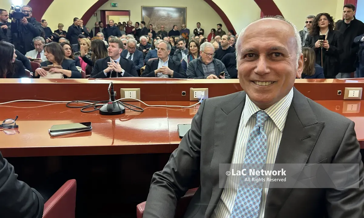 Provincia di Cosenza, Caruso schiera i sindaci: «Lotto contro “Faragallo”, ma senza “Fara”»