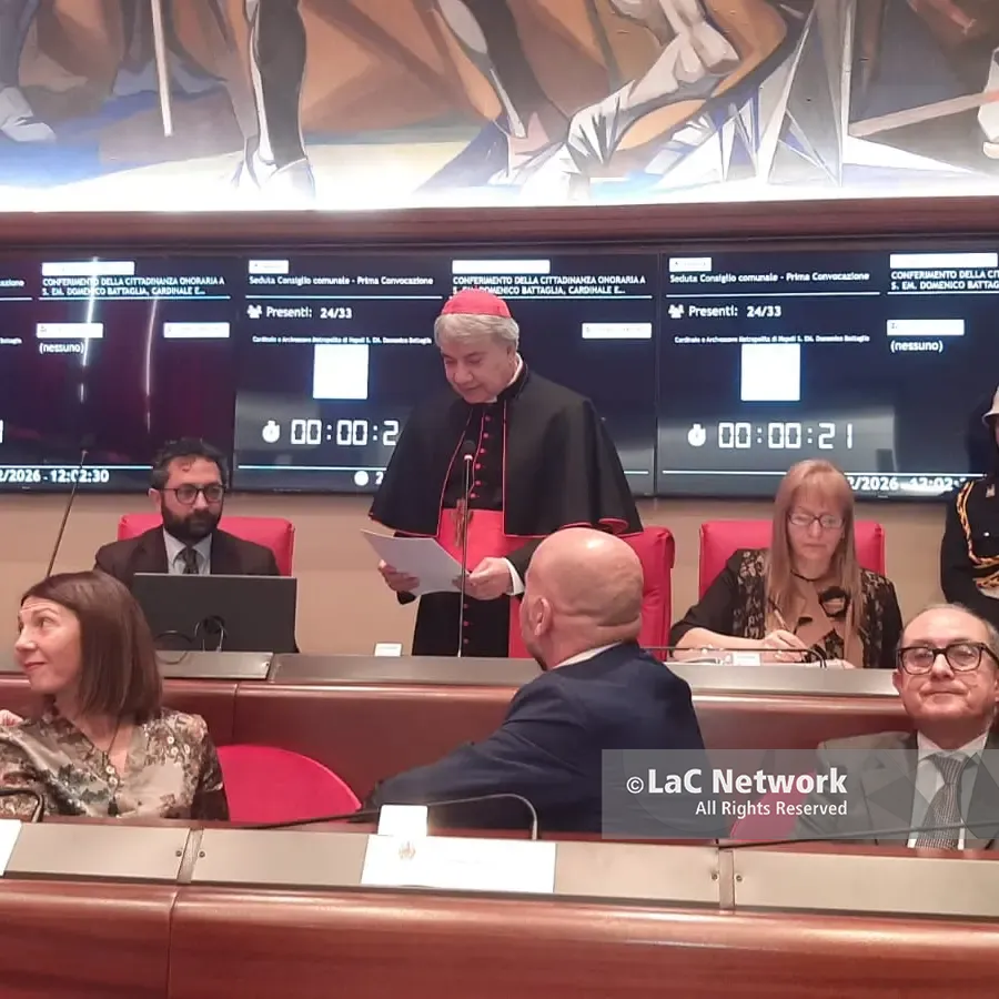 <p>Cittadinanza onoraria al cardinale Battaglia: «L’accetto solo se diventa un patto con la bellissima città di Catanzaro»</p>