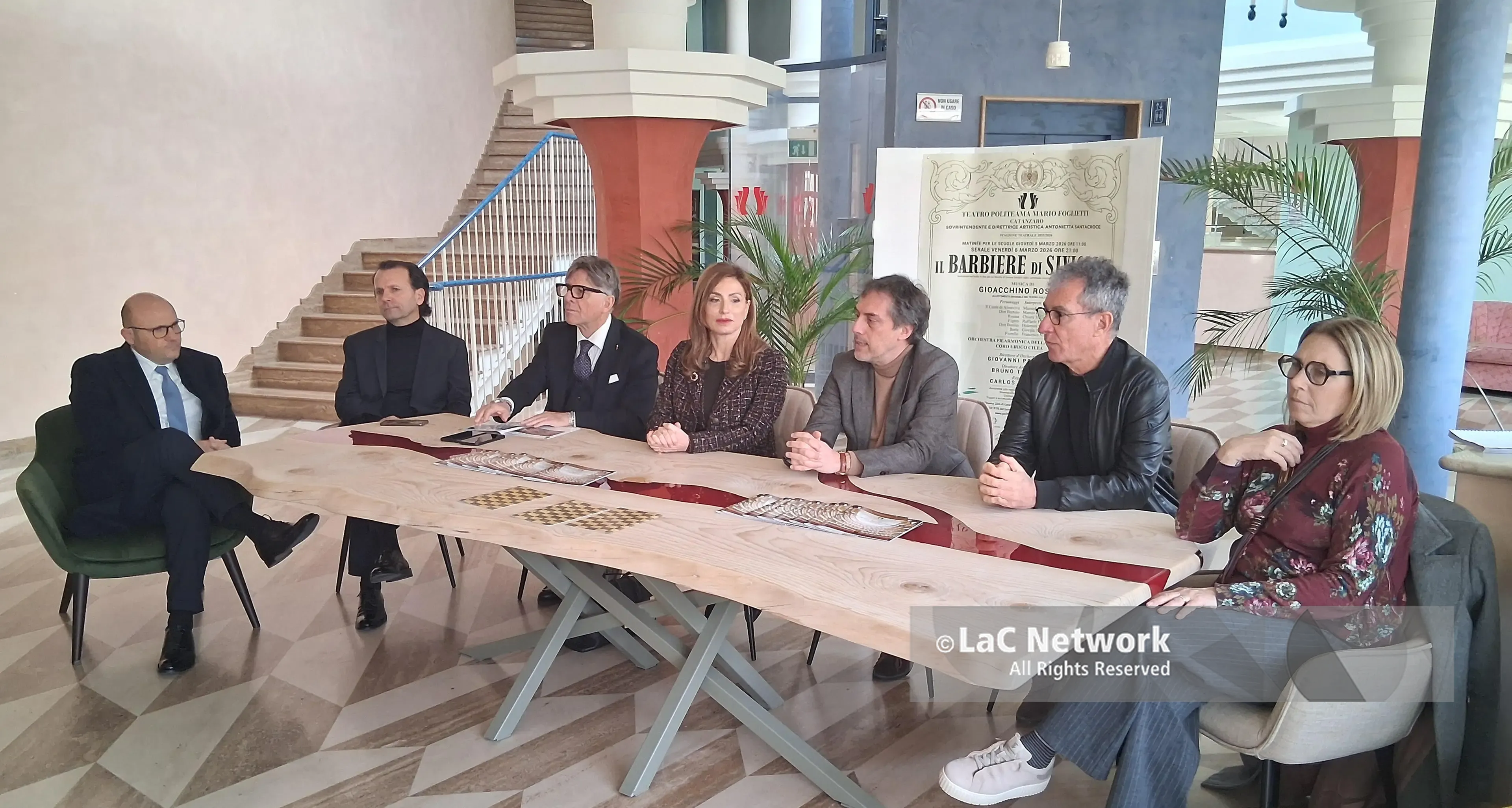 Il “Barbiere di Siviglia”\u00A0riaccende il Politeama: la grande lirica torna a Catanzaro tra tradizione e innovazione\n