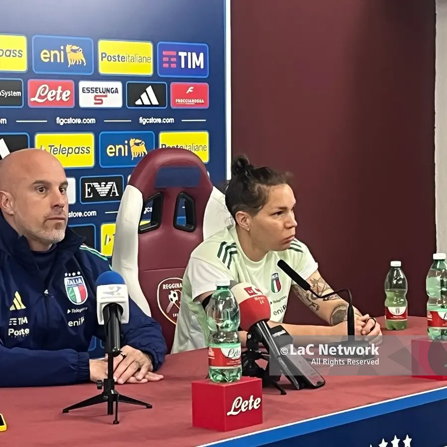 <p>La Nazionale femminile di calcio a Reggio per giocare contro la Svezia: «Sono forti ma noi siamo cariche come la città che ci accoglie»</p>
