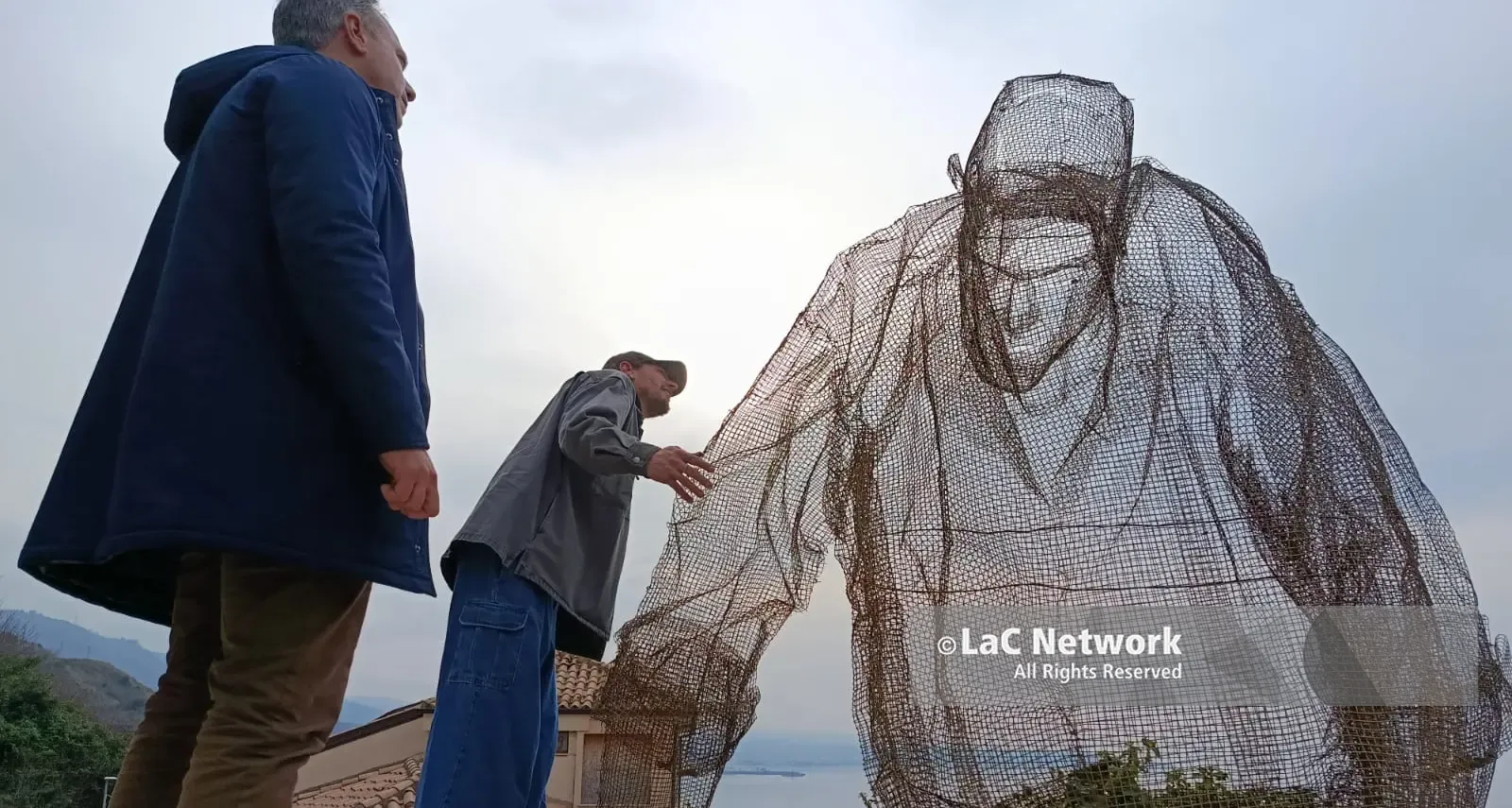 Pizzo, Tresoldi torna dopo 13 anni dal suo “Collezionista di venti” danneggiato dal maltempo\n