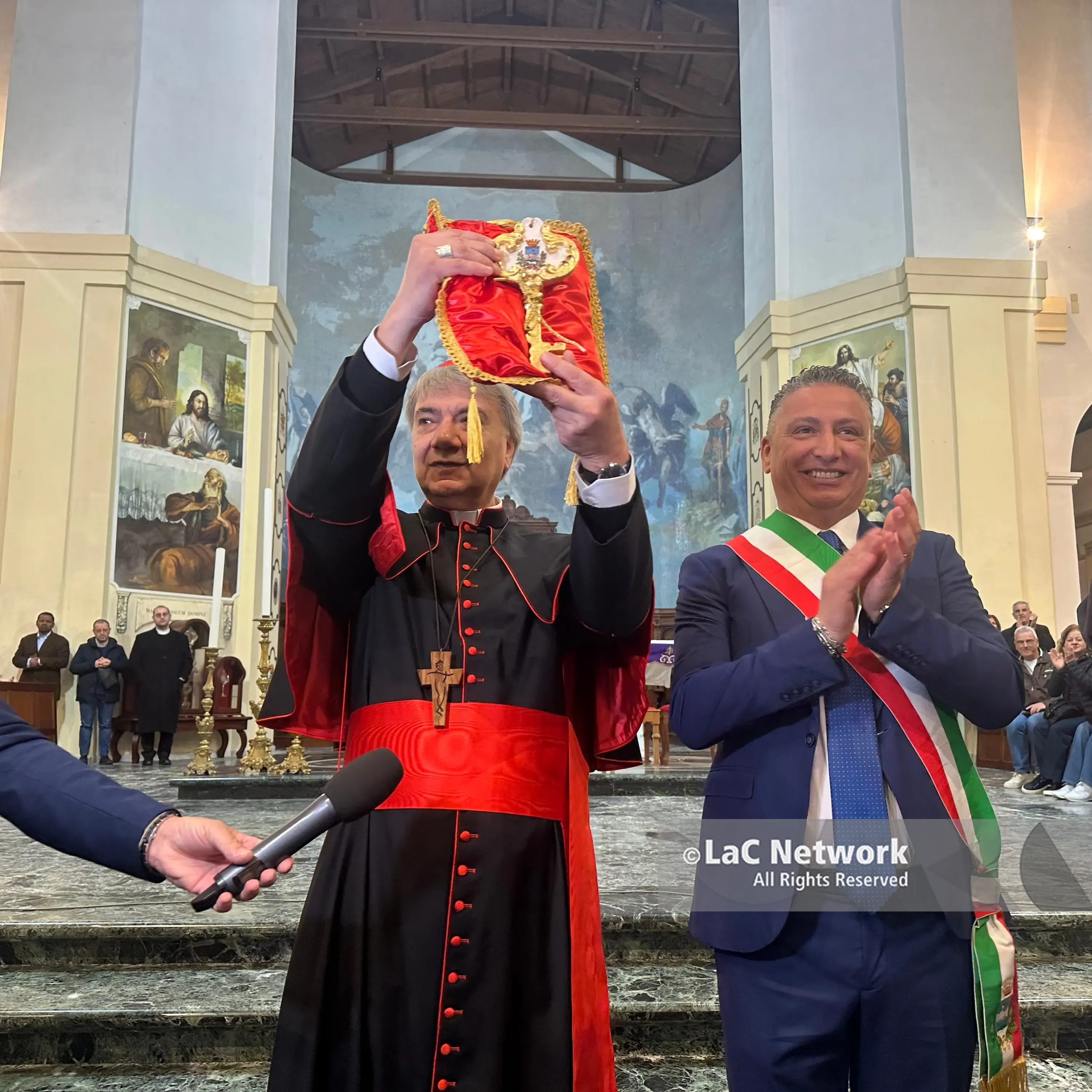 Da oggi don Mimmo Battaglia è cittadino onorario di Squillace\n