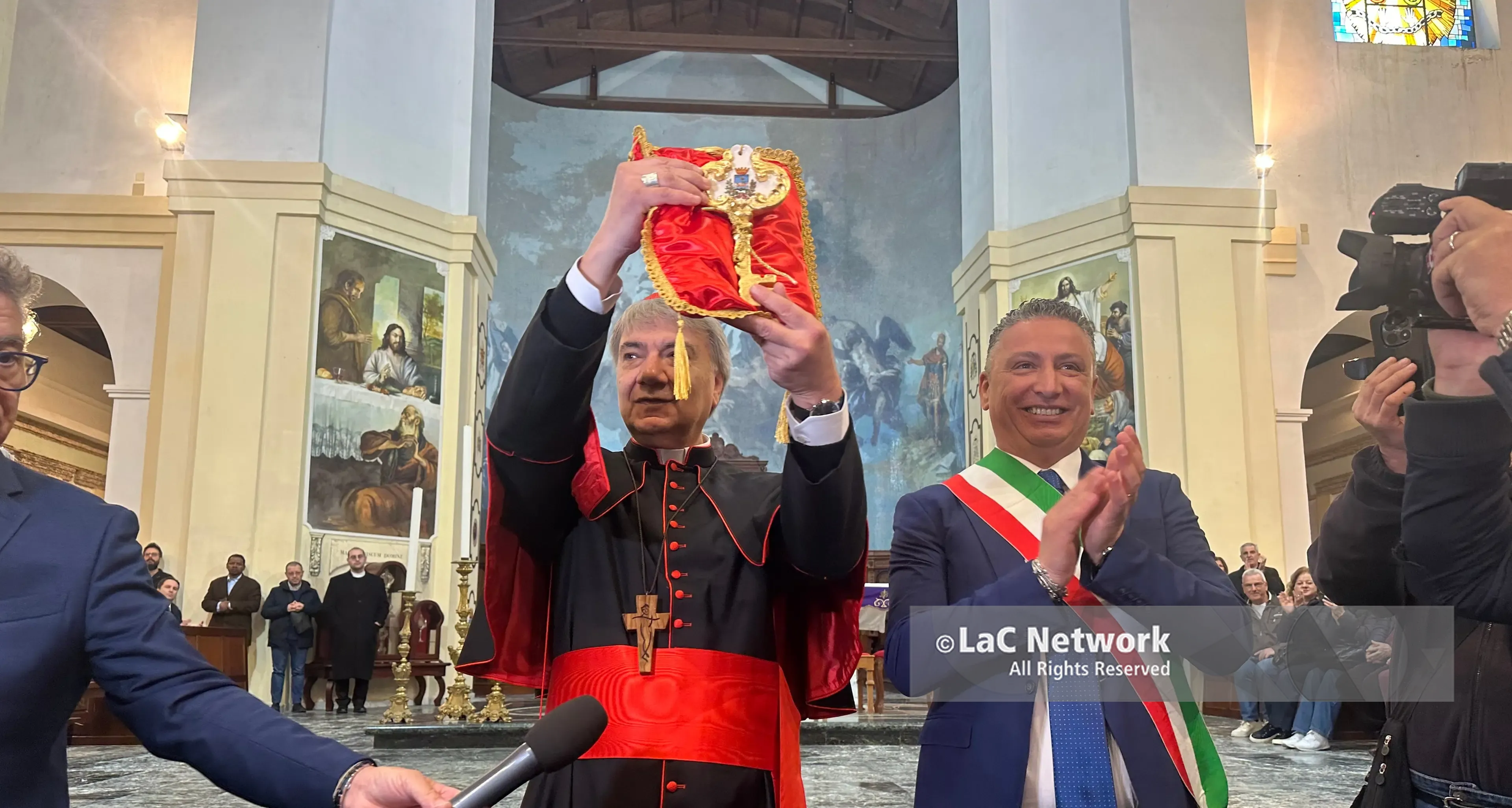 Da oggi don Mimmo Battaglia è cittadino onorario di Squillace\n