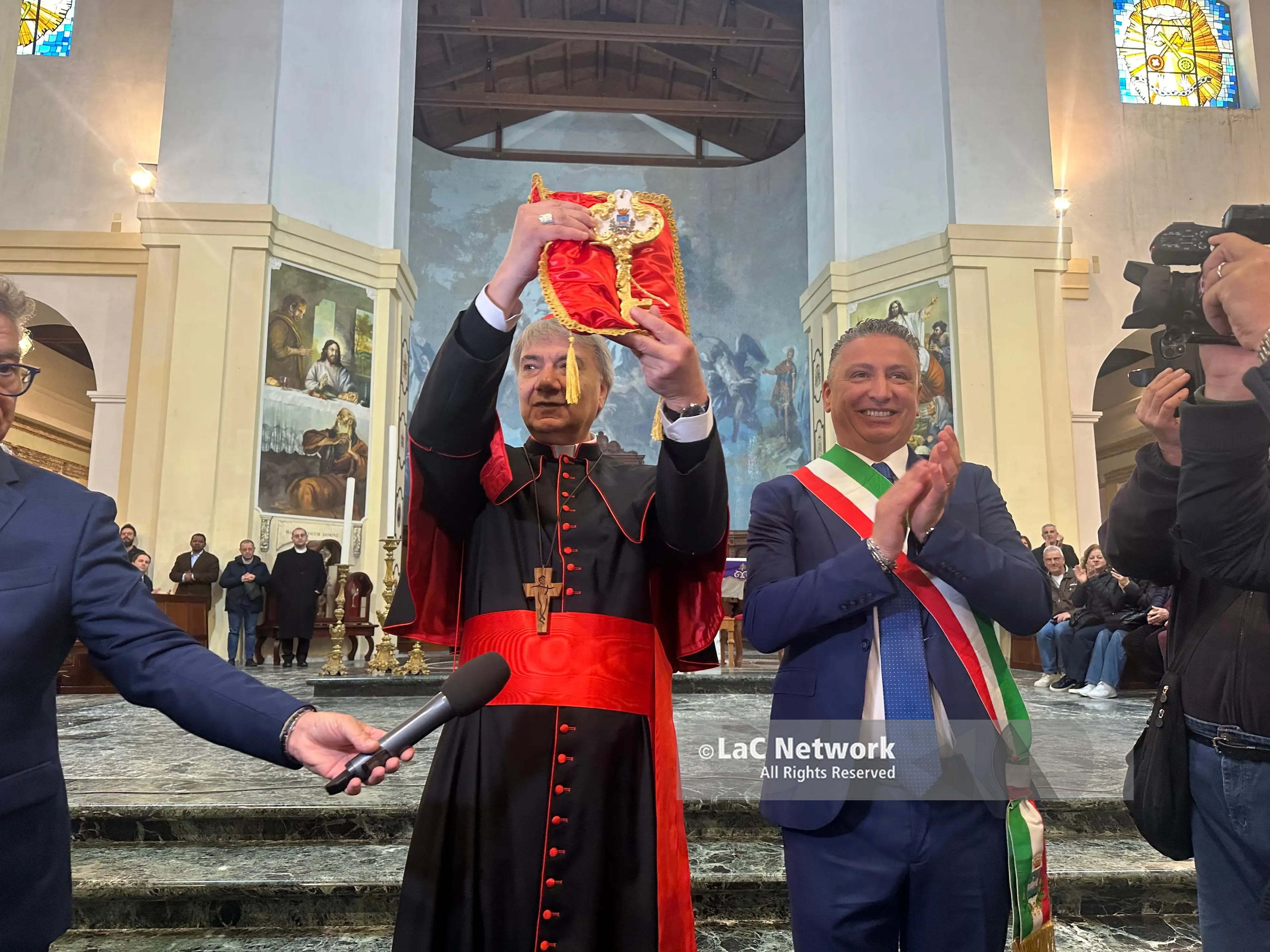 Da oggi don Mimmo Battaglia è cittadino onorario di Squillace\n