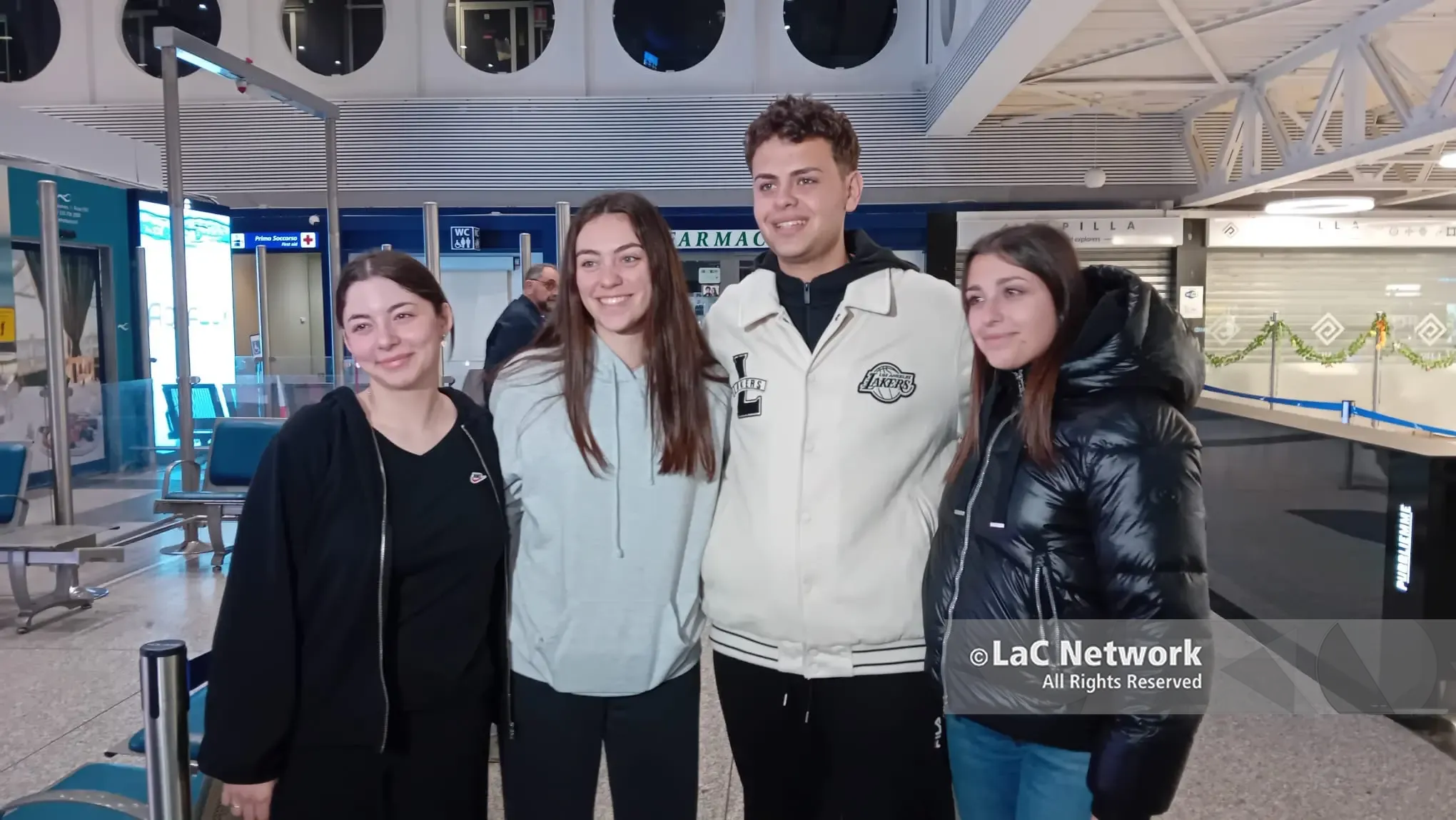 «Finalmente è finita, siamo nella nostra Calabria»: la gioia degli studenti dopo la paura delle bombe iraniane a Dubai\n