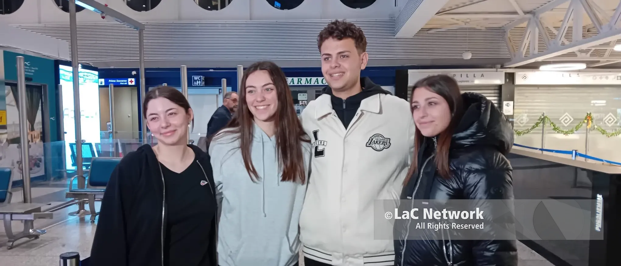 «Finalmente è finita, siamo nella nostra Calabria»: la gioia degli studenti dopo la paura delle bombe iraniane a Dubai\n