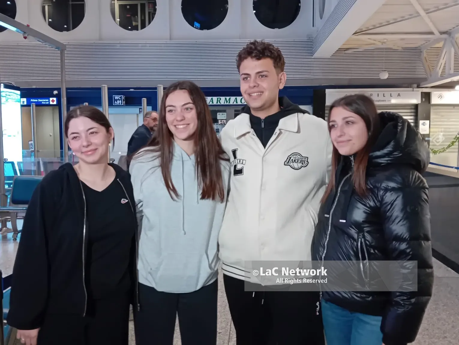 «Finalmente è finita, siamo nella nostra Calabria»: la gioia degli studenti dopo la paura delle bombe iraniane a Dubai