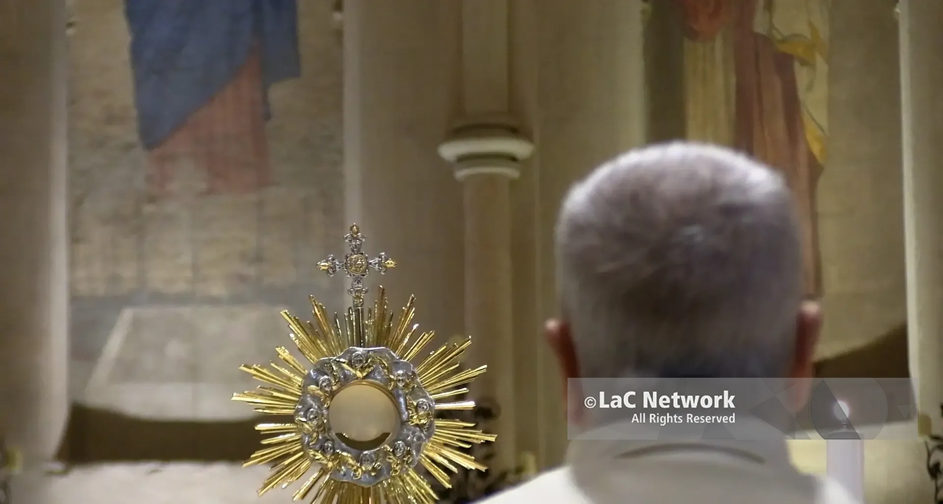 Nel Duomo di Cosenza la preghiera per la pace: «È nelle nostre responsabilità»\n