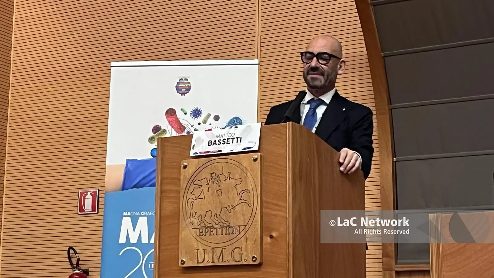 Dal covid agli antibiotici, la lotta alla disinformazione di Matteo Bassetti: «La figura dell'infettivologo è fondamentale»\n