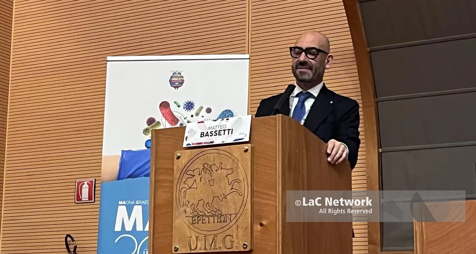 Dal covid agli antibiotici, la lotta alla disinformazione di Matteo Bassetti: «La figura dell'infettivologo è fondamentale»\n