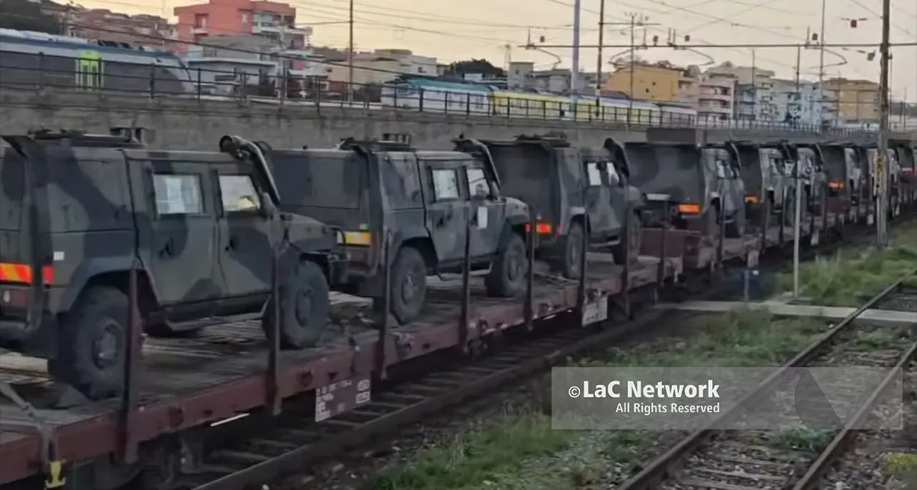 Convoglio militare attraversa la stazione di Villa San Giovanni: il video sui social mentre cresce l’allerta per la crisi Usa-Iran\n