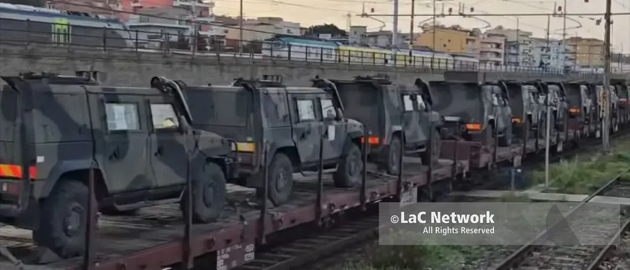 Convoglio militare attraversa la stazione di Villa San Giovanni: il video sui social mentre cresce l’allerta per la crisi Usa-Iran\n