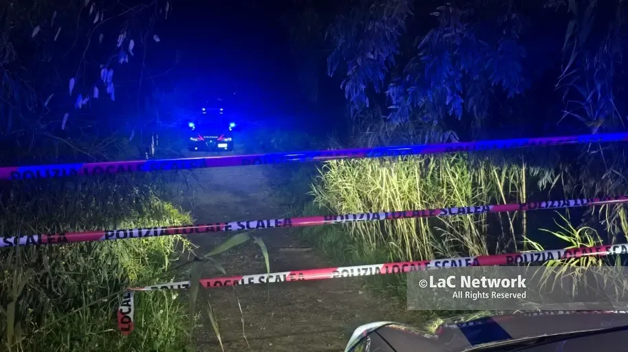 Scalea, trovato un cadavere a ridosso del lungomare: indagini in corso\n