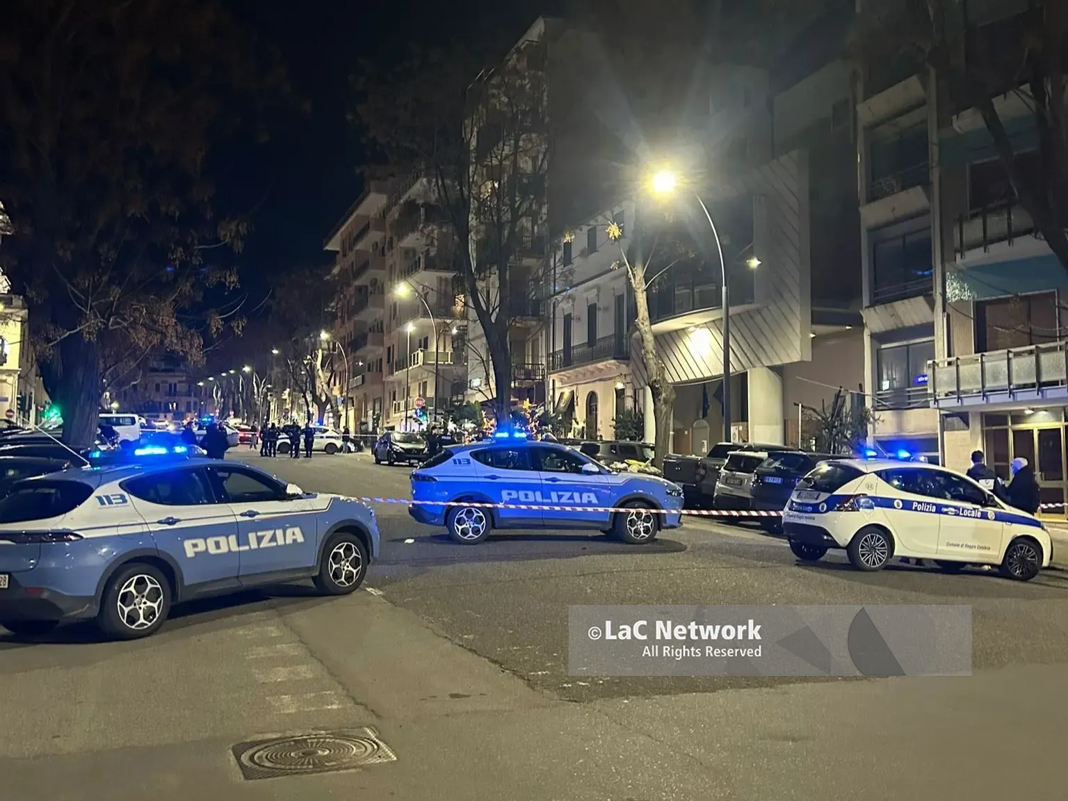 Allarme bomba in via Roma, area interdetta al traffico e verifiche in corso\n
