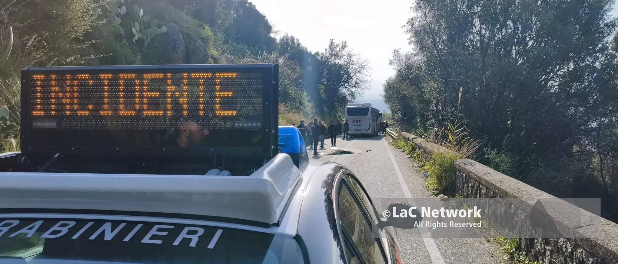 Tragico incidente a Nicotera, autobus di linea travolge pedone: morto sul colpo