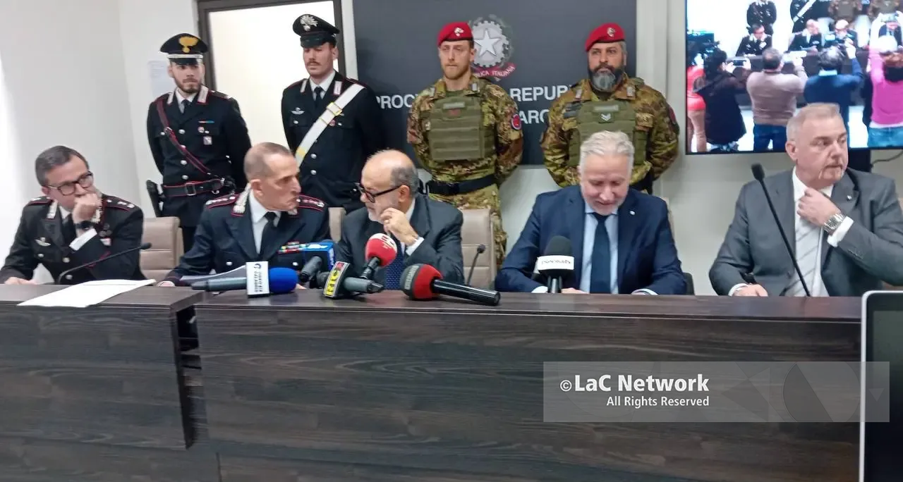 <p>‘Ndrangheta, 19 arresti nell’operazione Libeccio: «Estorsioni e traffico di droga gestiti anche dal carcere»</p>