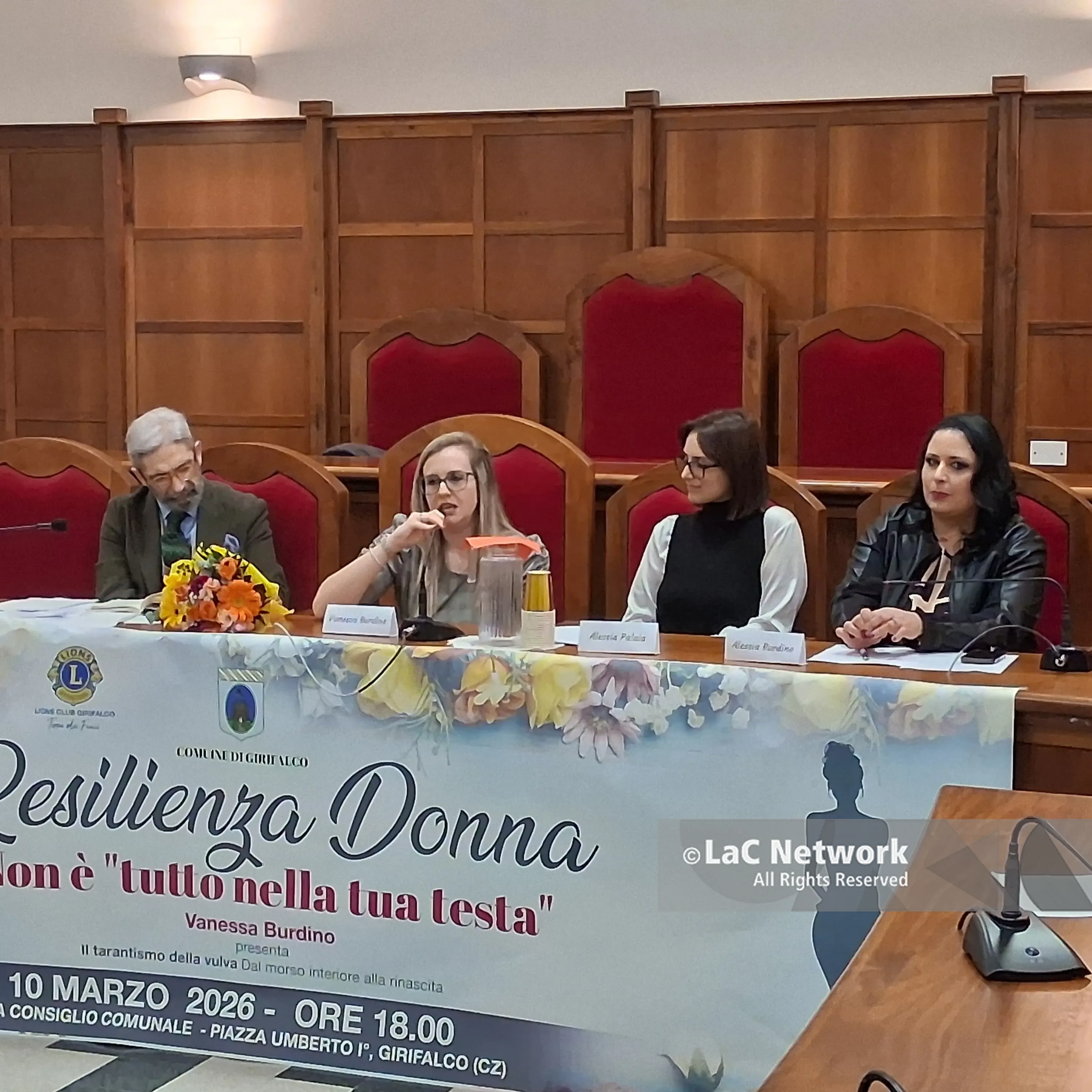 \"Non è tutto nella tua testa\": la comunità di Girifalco rompe il silenzio sul dolore femminile\n