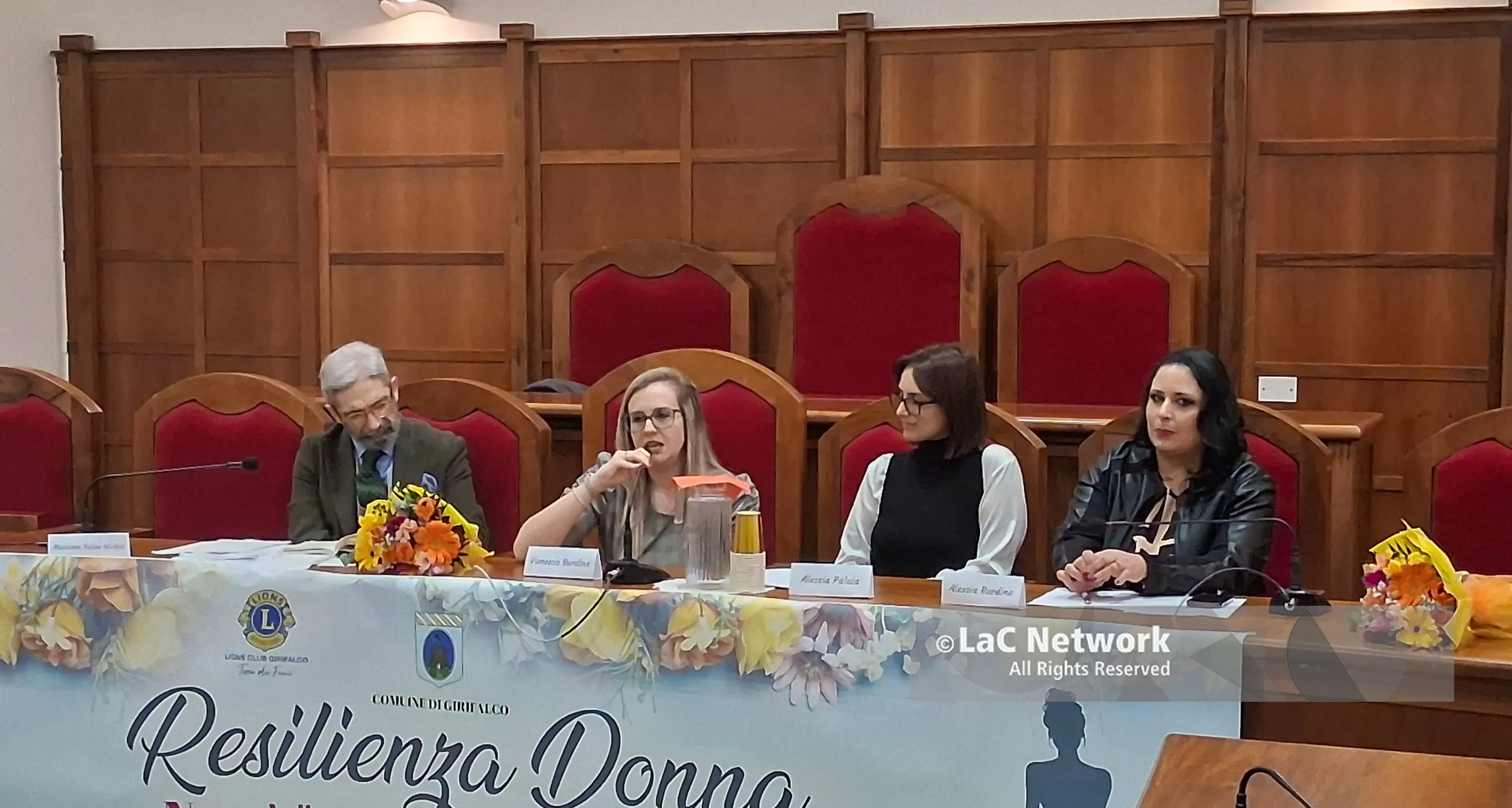 \"Non è tutto nella tua testa\": la comunità di Girifalco rompe il silenzio sul dolore femminile\n