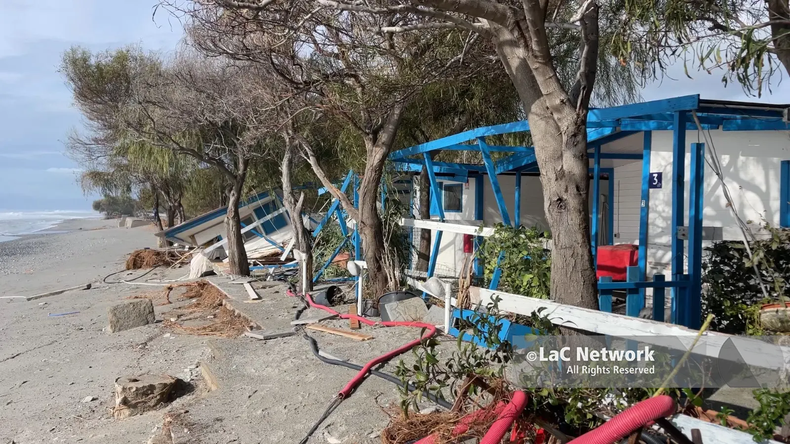 Balneari, la Calabria tenta la proroga delle concessioni per salvare la stagione estiva dopo i danni del maltempo\n