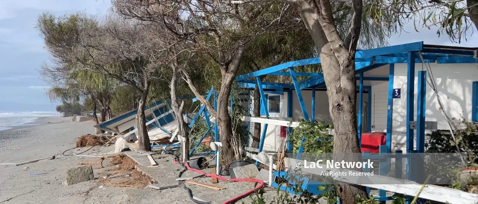 Balneari, la Calabria tenta la proroga delle concessioni per salvare la stagione estiva dopo i danni del maltempo\n