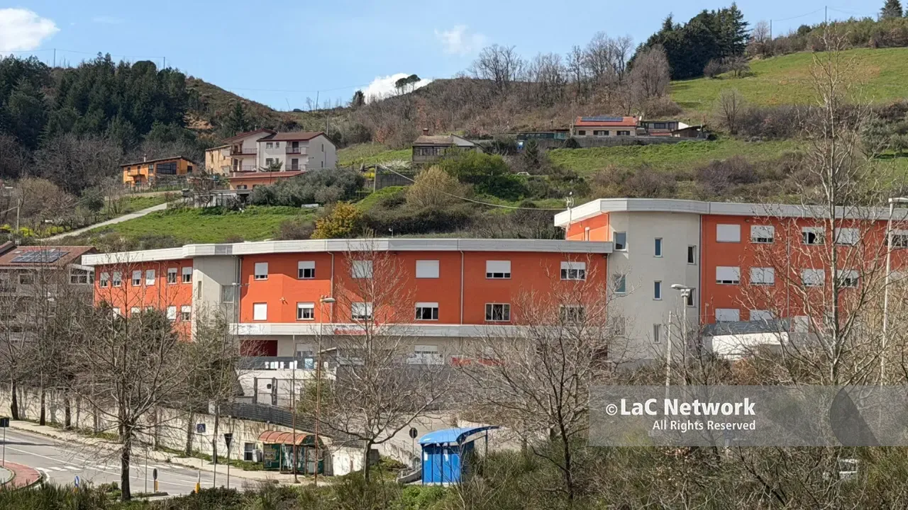 Fuga di idrogeno solforato all’Ipsia-Iti di Acri, tre persone in ospedale e scuola chiusa\u00A0per bonifica\n