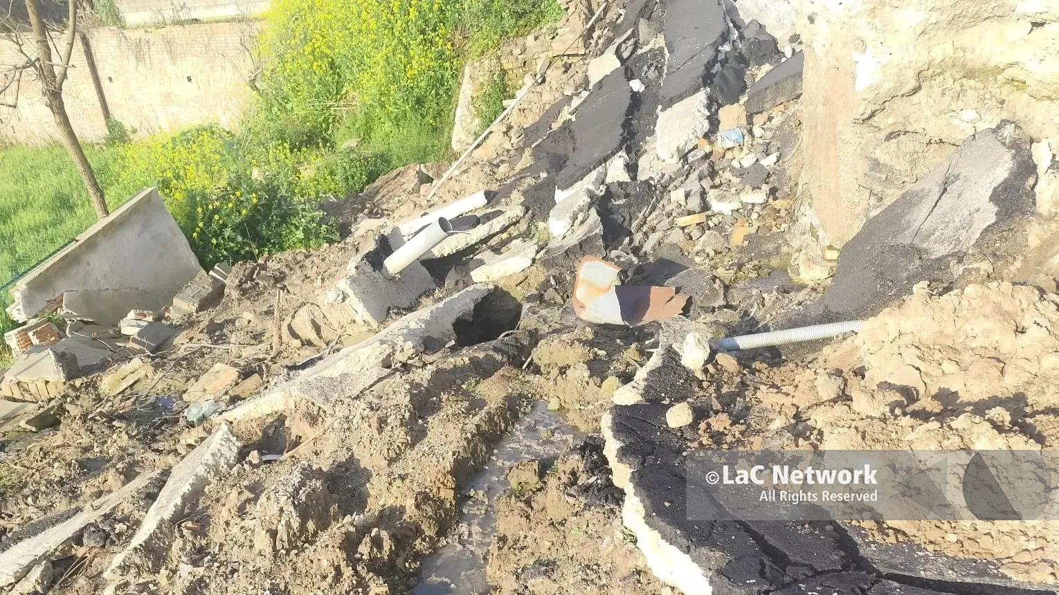 <p>La frana che si &egrave; verificata in via Coltura a Mileto</p>\\n