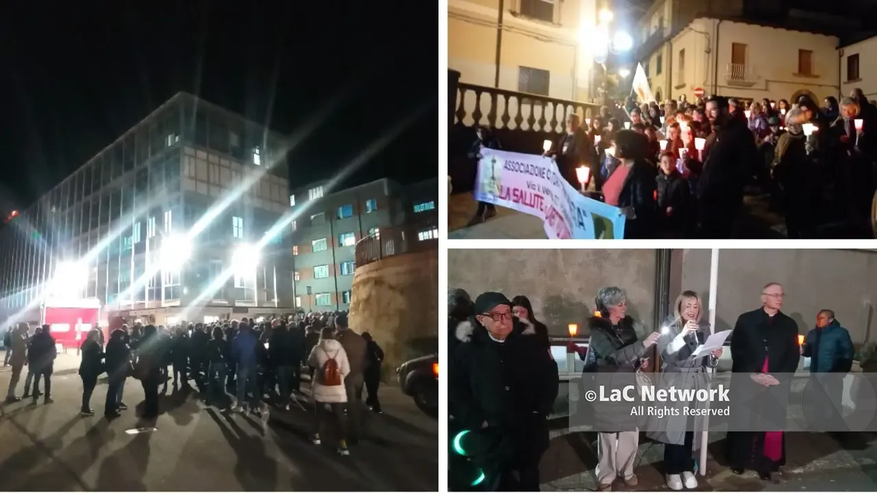«Chi ha soldi si cura fuori dalla Calabria, chi non li ha muore»: a\u00A0Polistena la fiaccolata silenziosa per la Sanità pubblica\n