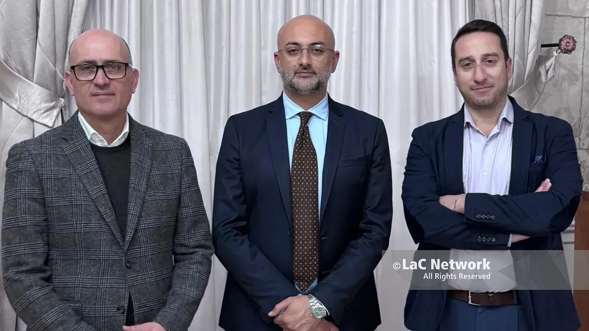 Pino Dell\\'Armi e Pietro Parisano ai lati di Biagio Faragalli