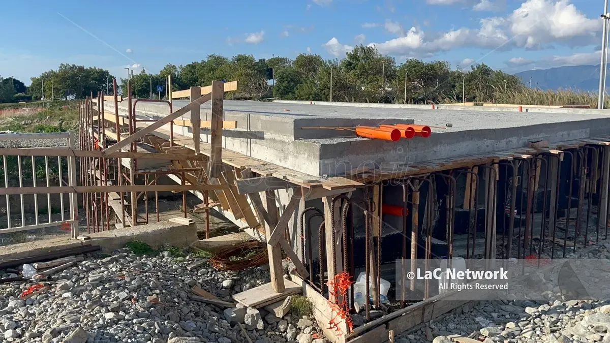 Ponte Calopinace, Azzarà:\u00A0«Dopo circa sei anni l’opera ancora non c’è. Qualcosa\u00A0pare sia “andato storto”»\n
