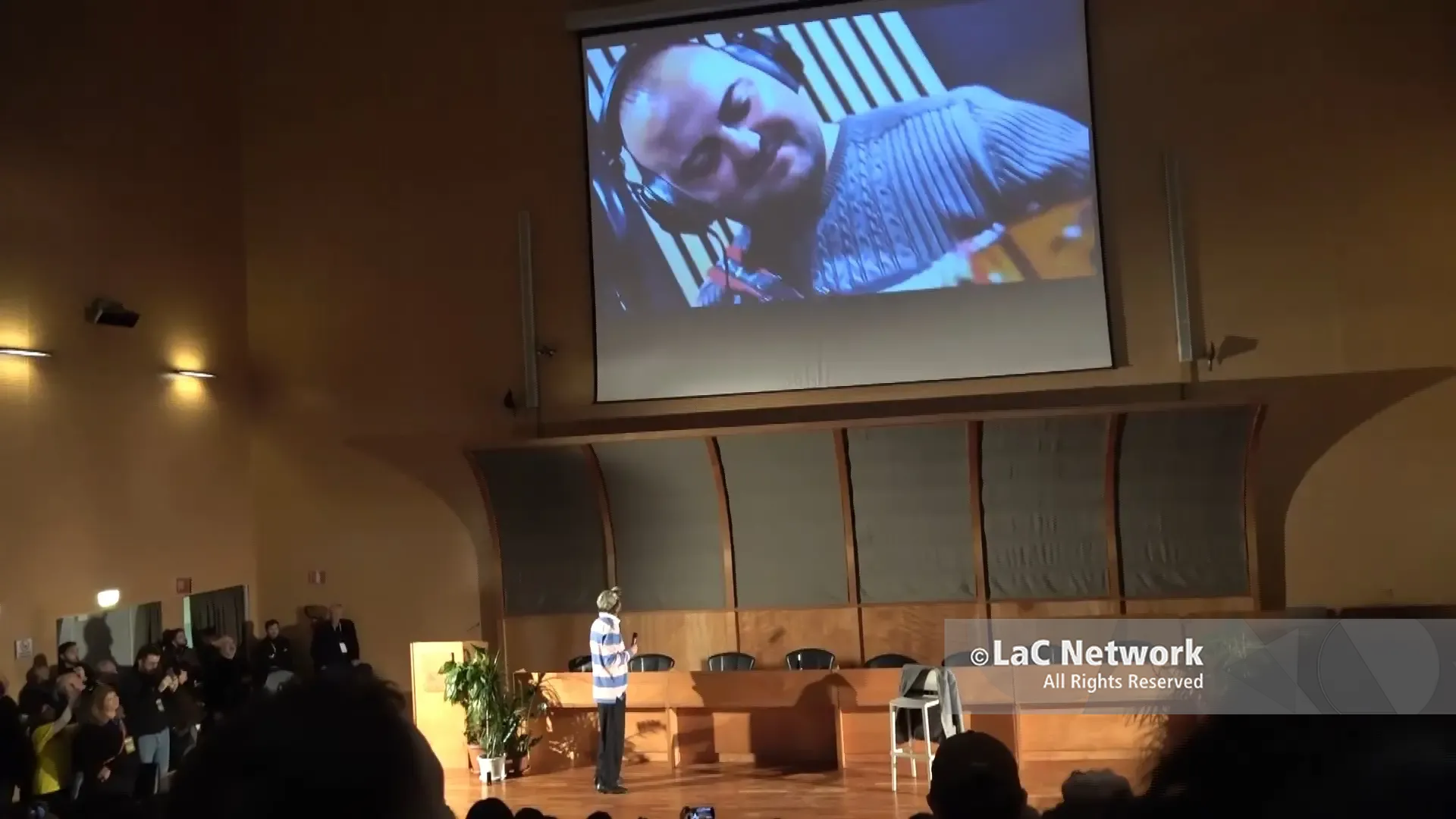 Il calabrese Giannini sul palco del\u00A0Jova summer party\u00A0a Catanzaro. Jovanotti:\u00A0«Mi insegnerai un po’ di dialetto»\n