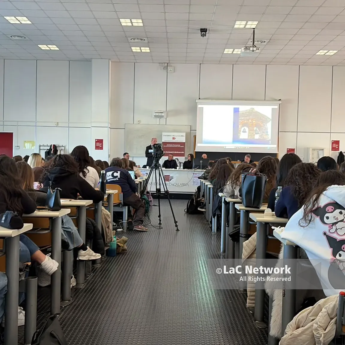 <p>LaC in cattedra all’Unical con Pedagogia dell’Antimafia, l’editore Maduli agli studenti: «Siete già il presente della Calabria»</p>