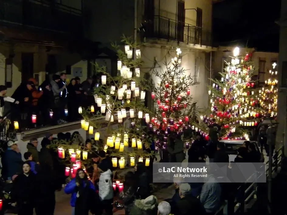 Tutto pronto a Davoli per la tradizionale Naca del venerdì santo: grande attesa per la processione degli abeti