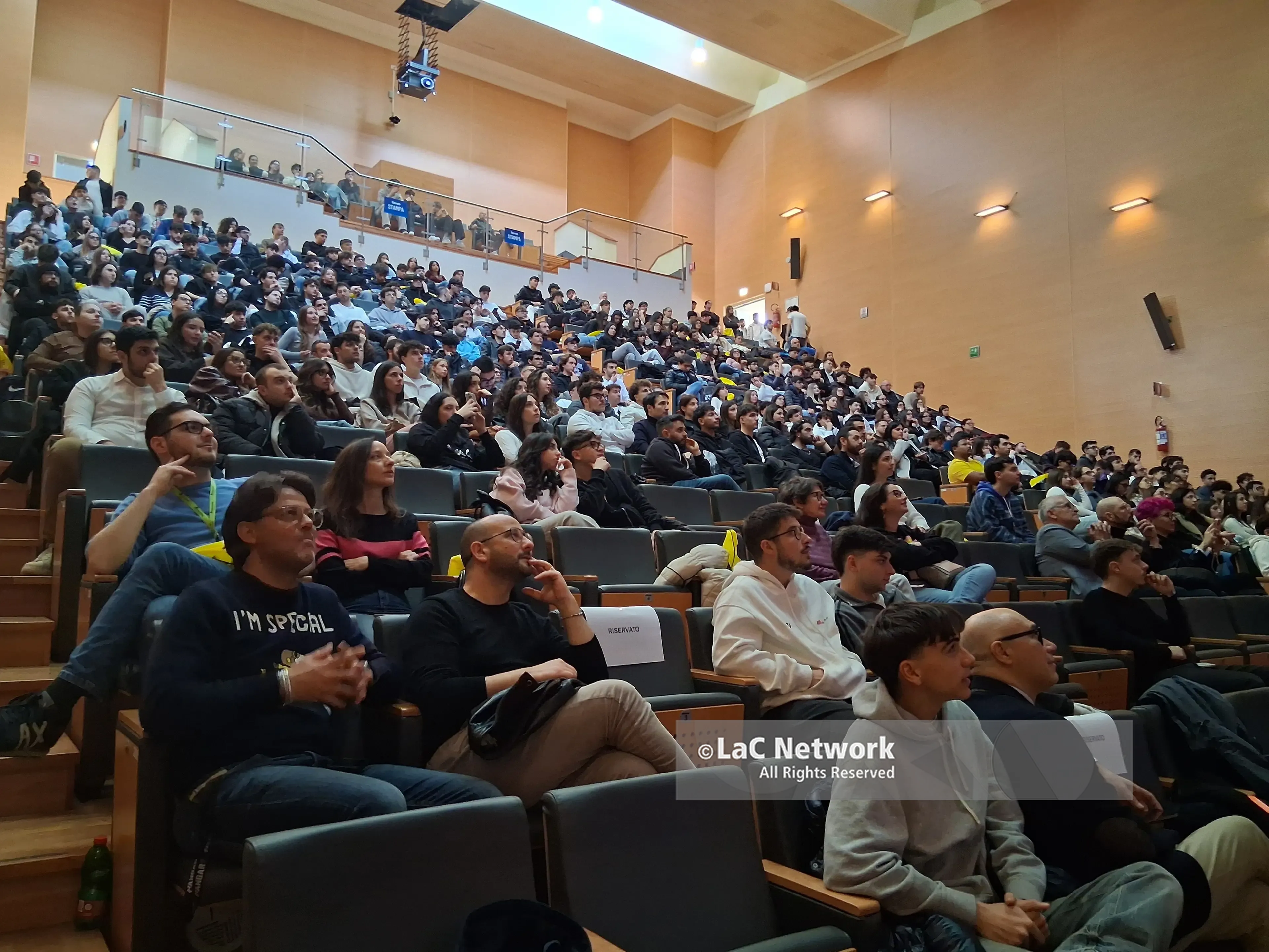 L’arte di inciampare e rialzarsi: il ct della Nazionale di pallavolo maschile Ferdinando De Giorgi incontra gli studenti all'UMG di Catanzaro\n