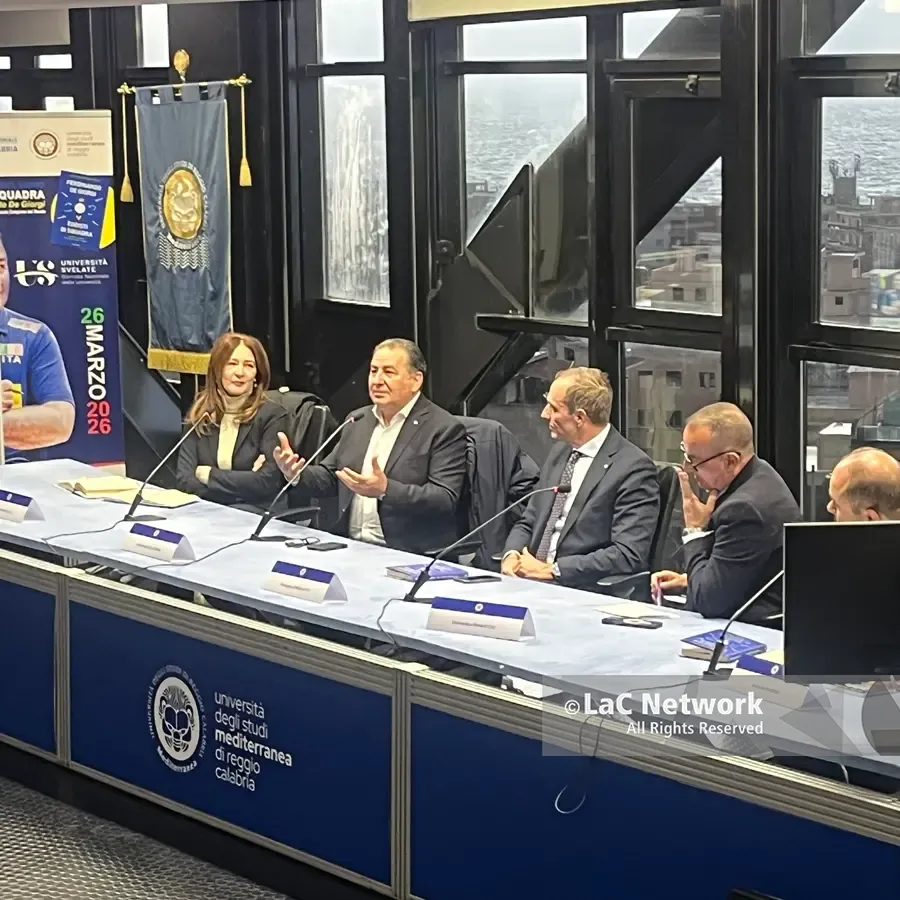 <p>Ferdinando De Giorgi alla Mediterranea di Reggio: «Un bravo allenatore deve saper gestire gli egocentrismi e “leggere” i propri atleti»</p><p> </p>