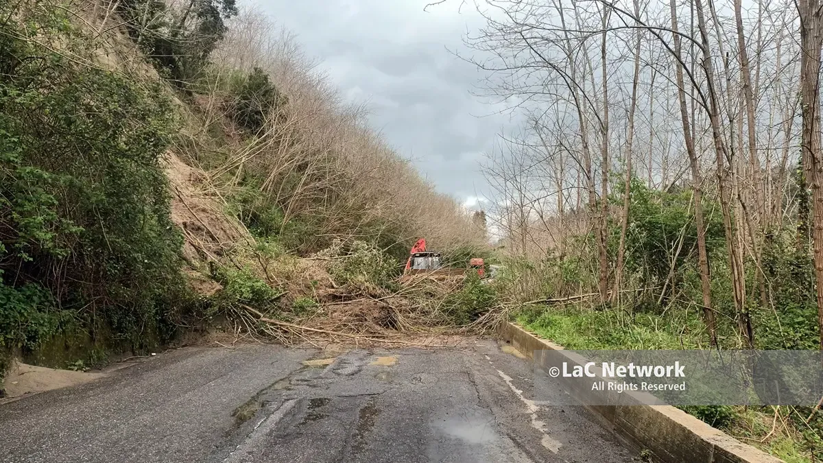 San Nicola da Crissa isolata,\u00A0Comito (Fi) invoca misure urgenti: «Da 8 anni senza la strada principale e\u00A0ora chiuse anche le altre vie d’accesso»\n