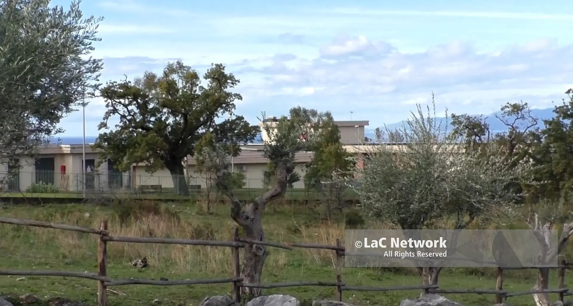 Posti di lavoro a rischio alla\u00A0Rsa San Francesco, dipendenti e amministratori si recano\u00A0in Prefettura\n