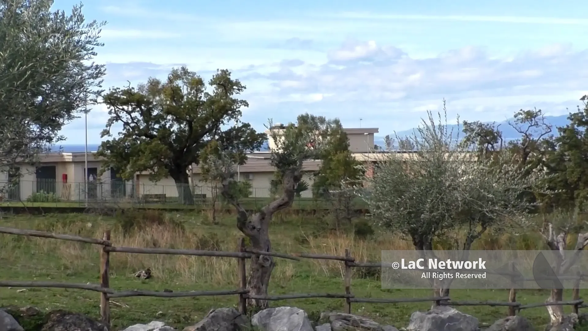 Posti di lavoro a rischio alla\u00A0Rsa San Francesco, dipendenti e amministratori si recano\u00A0in Prefettura\n