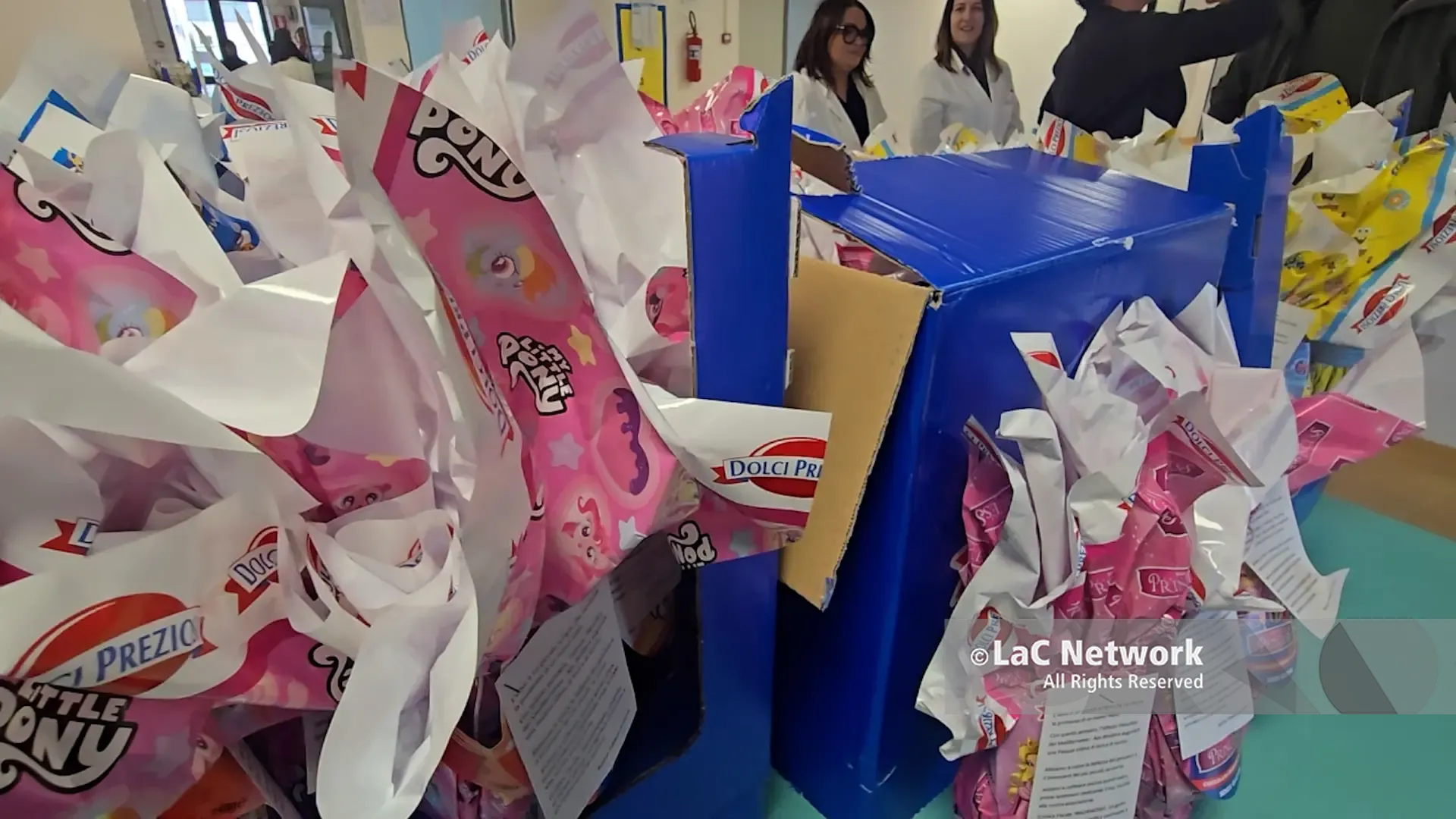 Un sorriso per i piccoli pazienti dell’ambulatorio di Neuropsichiatria di Scalea: consegnate le\u00A0uova di Pasqua\n