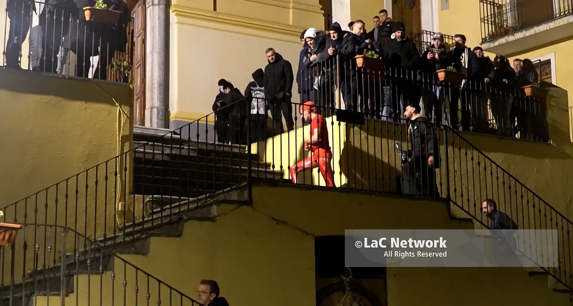 A Verbicaro\u00A0è tornata la notte dei Battenti, il rito che unisce\u00A0fede, passione e identità collettiva\n