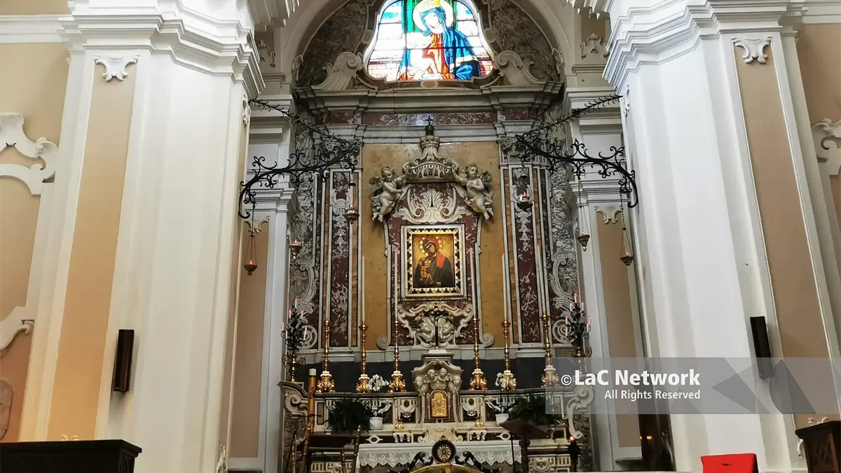 L\\'altare della Madonna del Pilerio nel Duomo di Cosenza