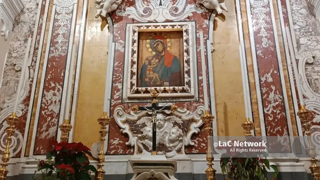 L'altare della Madonna del Pilerio nel Duomo di Cosenza