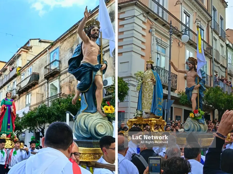 Vibo, l’Affruntata rinnova il rito della Pasqua tra fede e tradizione: migliaia di persone sul corso per assistere all’evento