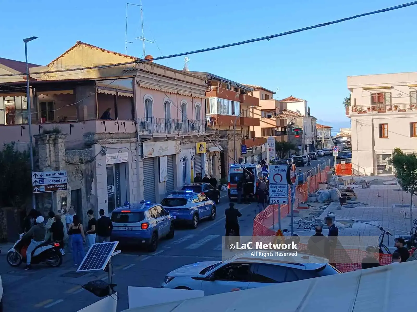 Sparatoria in strada a Tropea:\u00A0un uomo ferito a colpi di pistola. In fuga l’aggressore, ricerche in corso\n