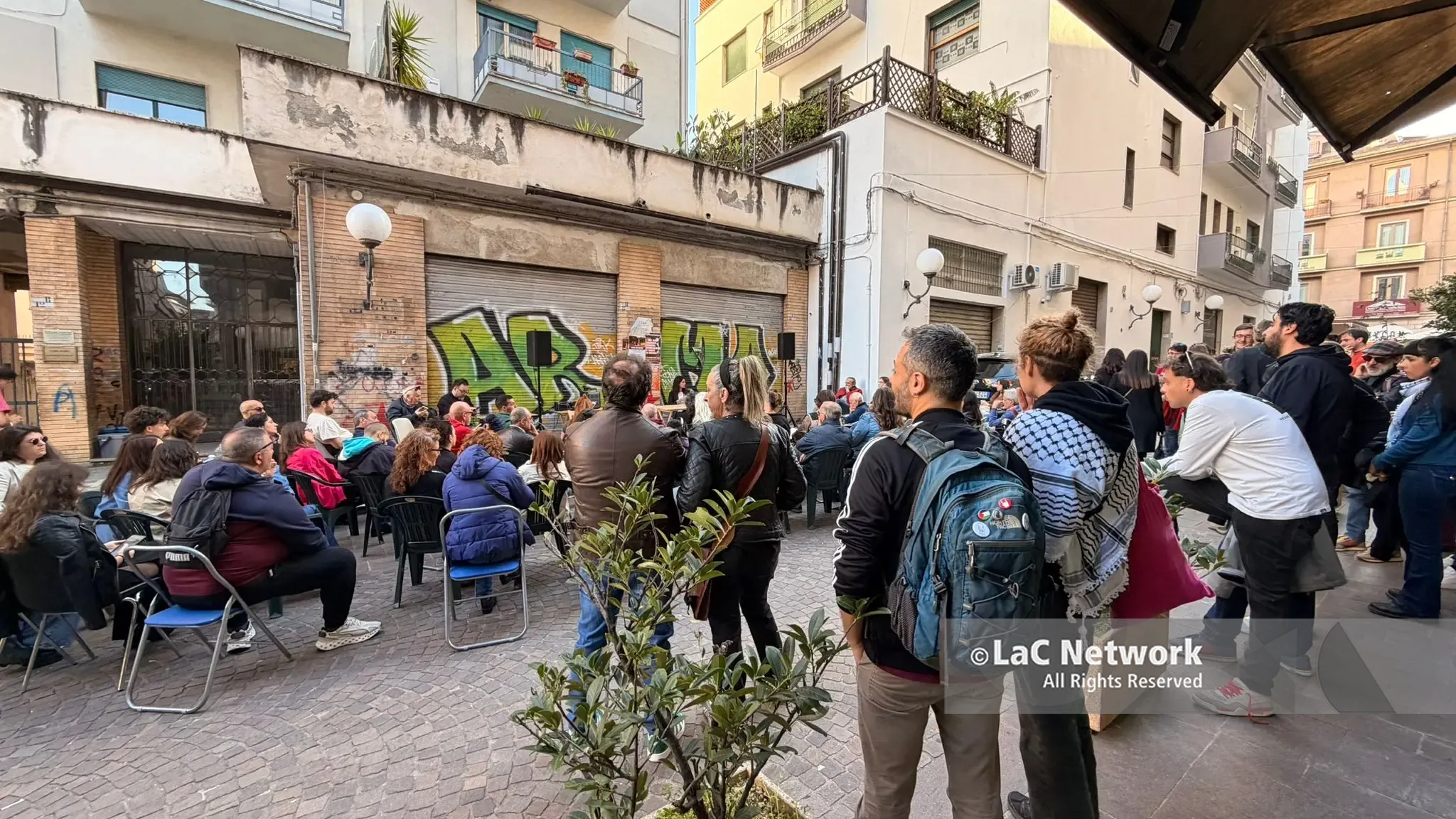 A Cosenza “I Sud si organizzano”: grande successo per l’iniziativa del colletivo “La Base”\n