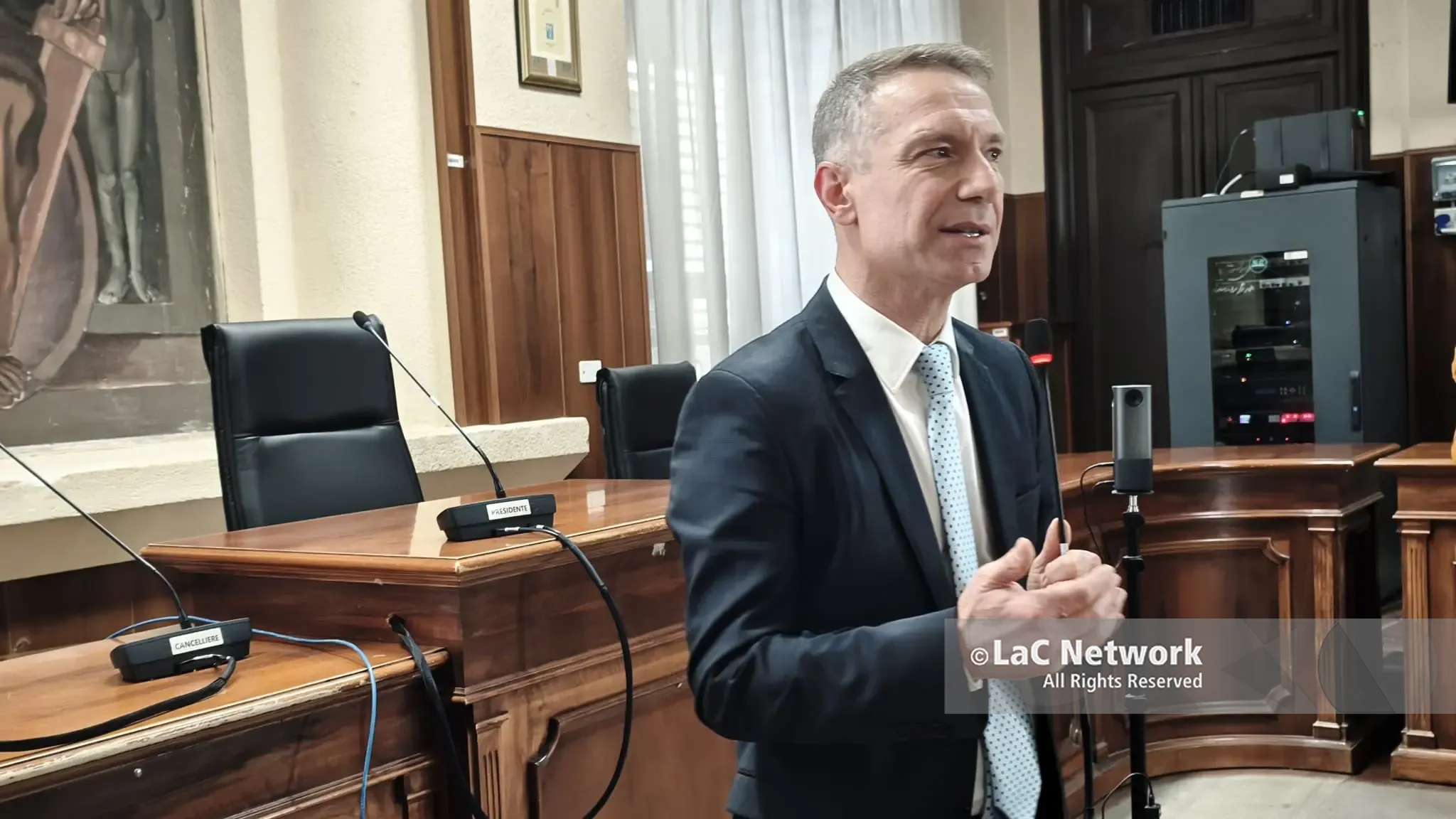 <p>Il saluto del procuratore Falvo, al Tribunale di Vibo Valentia</p>\\n