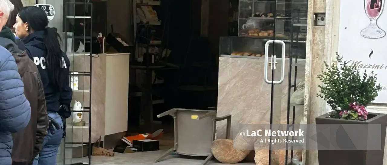 Furto con scasso nel cuore di Cosenza, colpito un bar su Corso Mazzini\n