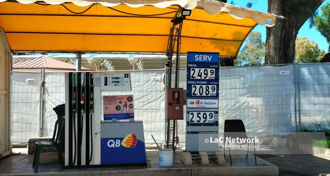 La tabella shock del governo:\u00A0diesel a 2,5 euro e aumento del 233% dei costi del gas per le famiglie\n
