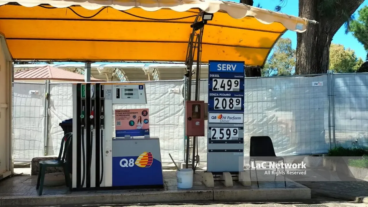 La tabella shock del governo:\u00A0diesel a 2,5 euro e aumento del 233% dei costi del gas per le famiglie\n