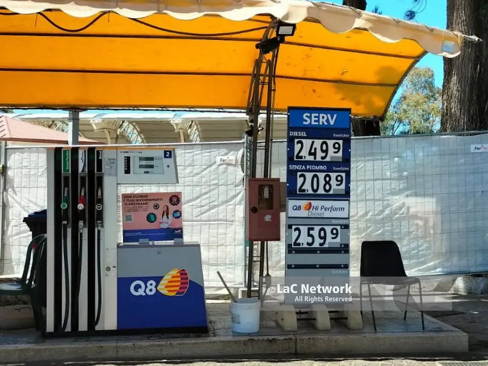 La tabella shock del governo: diesel a 2,5 euro e aumento del 233% dei costi del gas per le famiglie