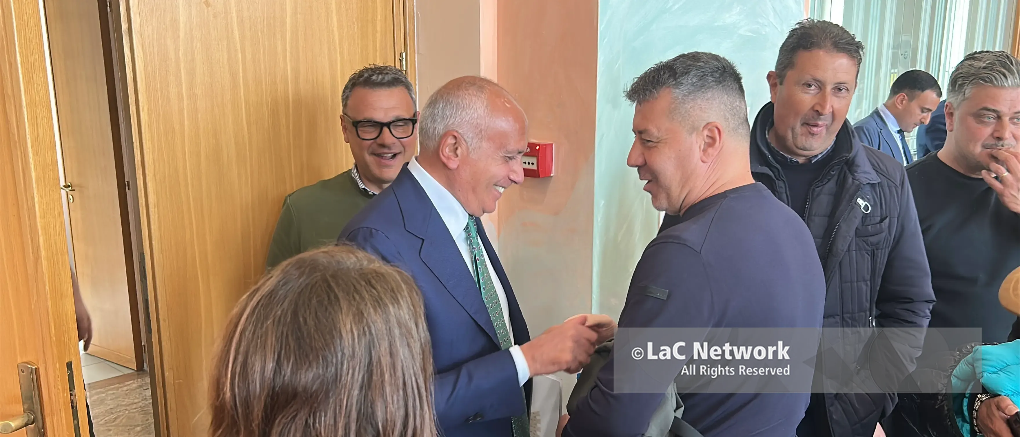 Cosenza, quando la curva fa “invasione” e dà l’indirizzo politico al Comune\n